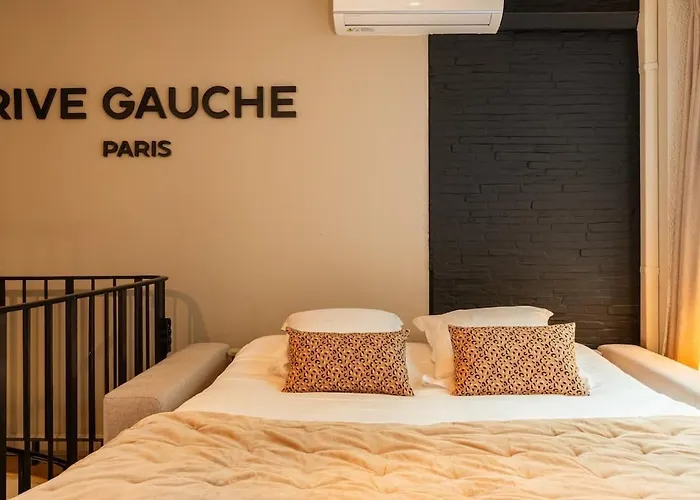Appartement Loft Rare Avec Patio Chic - Tour Eiffel