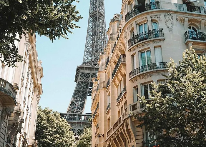 Appartement Loft Rare Avec Patio Chic - Tour Eiffel