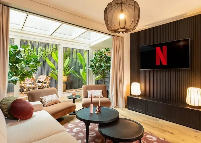 Loft Rare Avec Patio Chic - Tour Eiffel Διαμέρισμα *