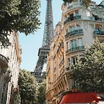 Apartment Loft Rare Avec Patio Chic - Tour Eiffel