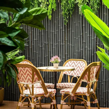 Loft Rare Avec Patio Chic - Tour Eiffel Apartment *