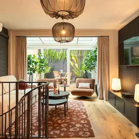 Apartment Loft Rare Avec Patio Chic - Tour Eiffel