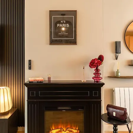 Loft Rare Avec Patio Chic - Tour Eiffel Apartment Paris
