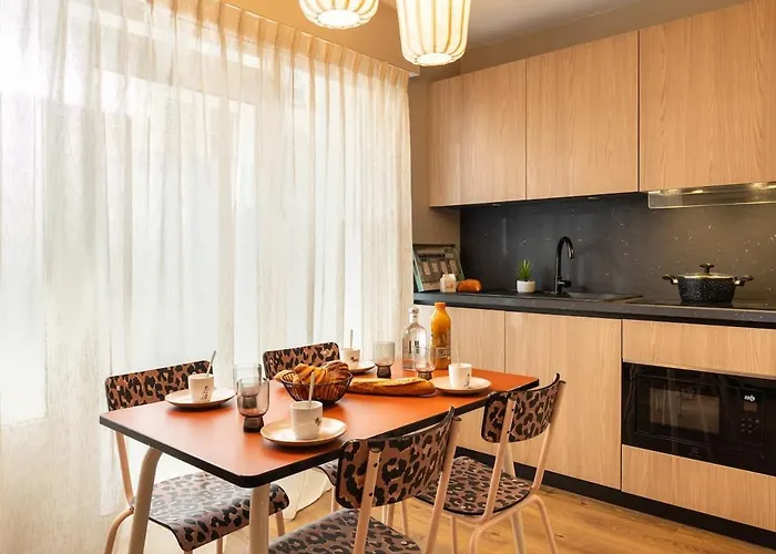 Loft Rare Avec Patio Chic - Tour Eiffel Paris